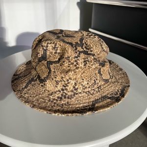 Animal print bucket hat